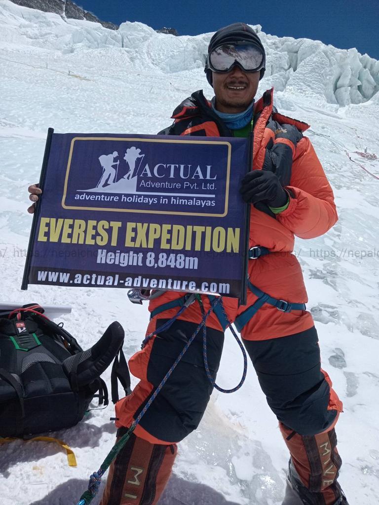 Ama Dablam Overfly Helicopter Tour from Lukla